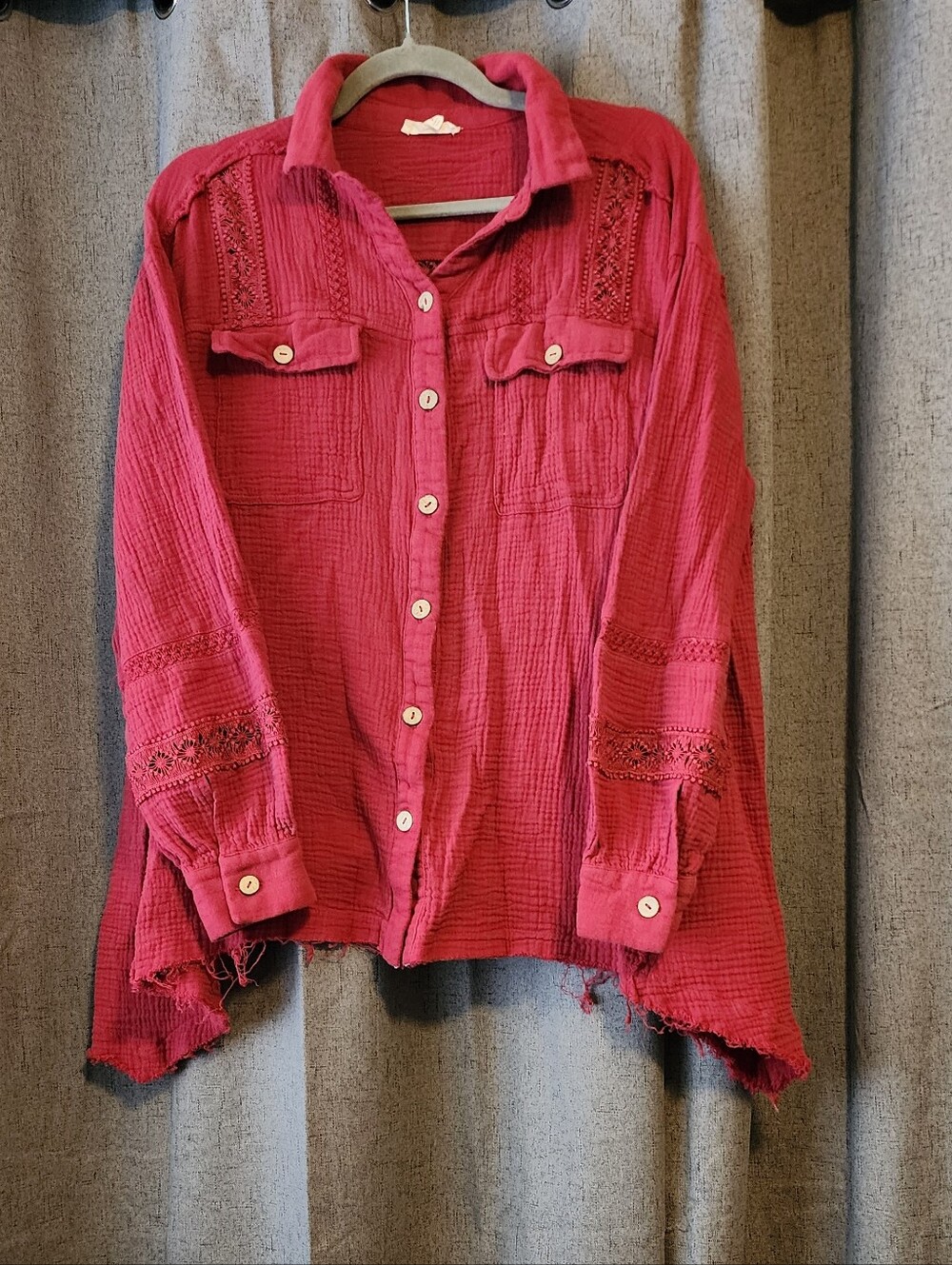 Easel Los Angeles Red Textured Cotton Lace Detail Top Women’s S Distressed Boho